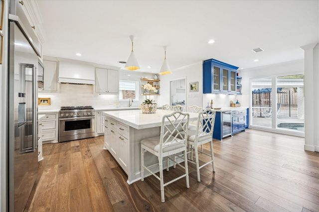 7906 Meadowbriar Lane, Houston, TX 77063