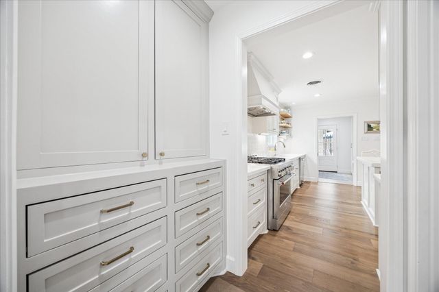 7906 Meadowbriar Lane, Houston, TX 77063