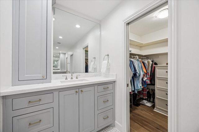 7906 Meadowbriar Lane, Houston, TX 77063