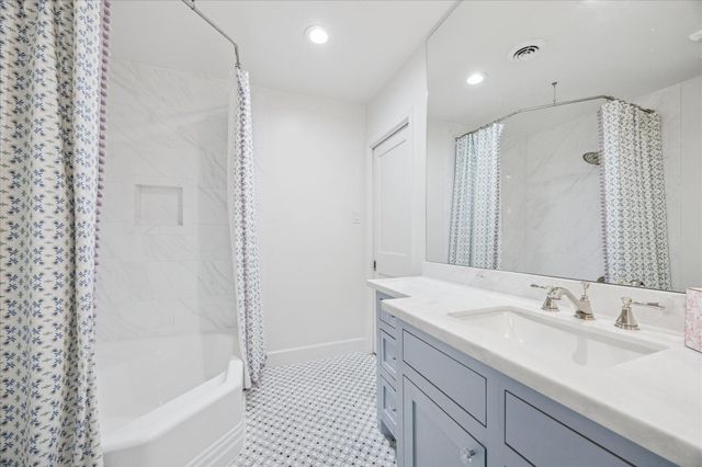 7906 Meadowbriar Lane, Houston, TX 77063