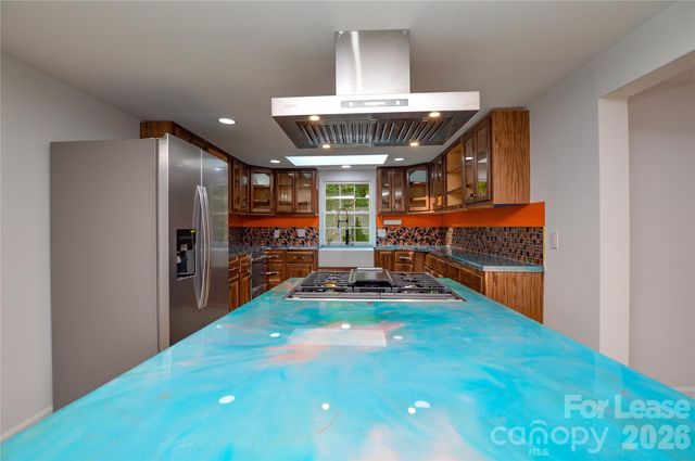 5821 Hornet Drive, Charlotte, NC 28216