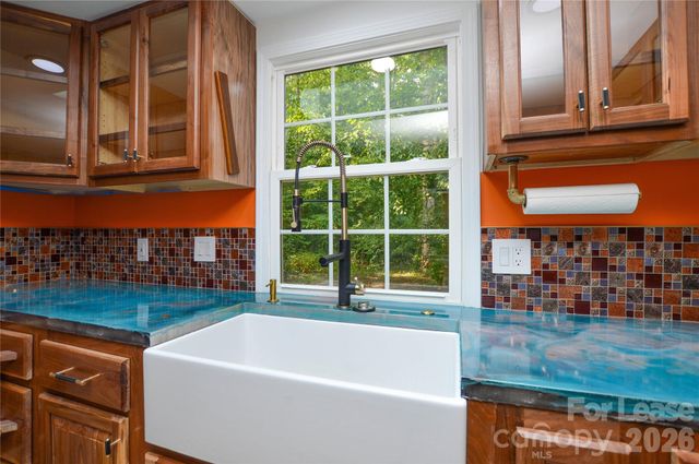 5821 Hornet Drive, Charlotte, NC 28216