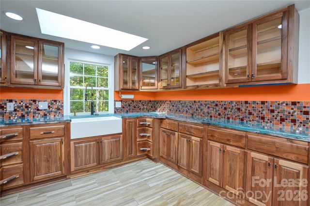 5821 Hornet Drive, Charlotte, NC 28216