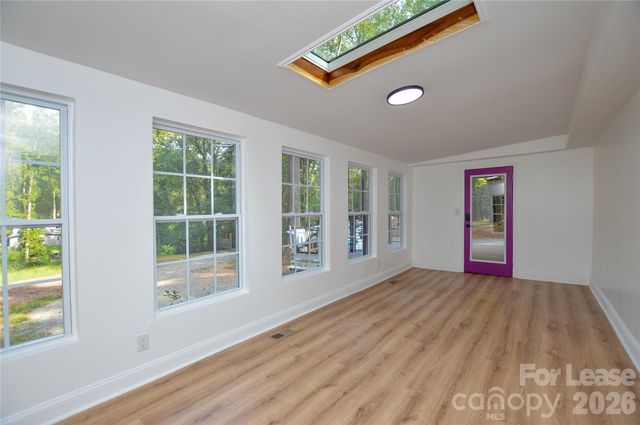 5821 Hornet Drive, Charlotte, NC 28216