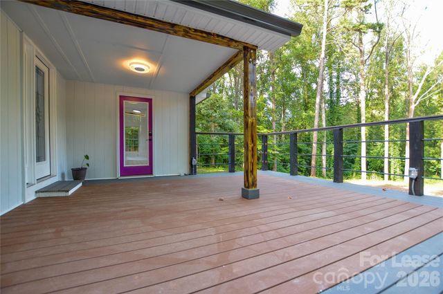 5821 Hornet Drive, Charlotte, NC 28216