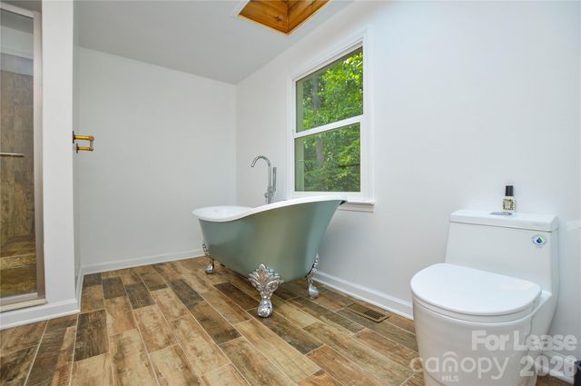 5821 Hornet Drive, Charlotte, NC 28216