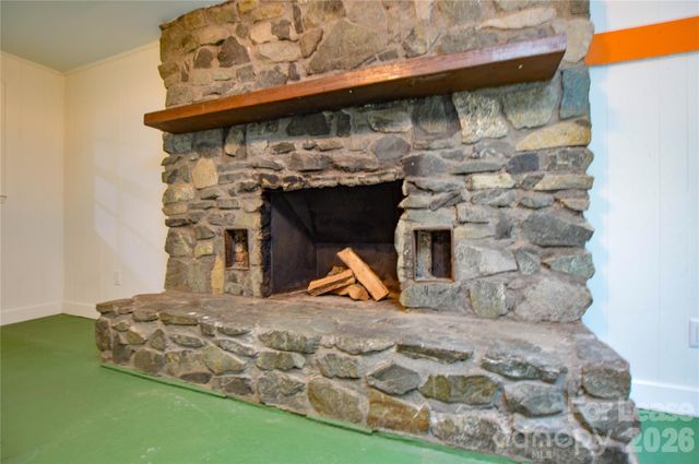 5821 Hornet Drive, Charlotte, NC 28216