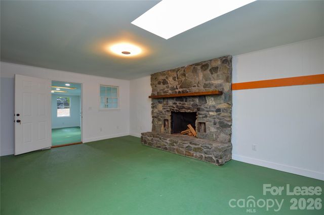 5821 Hornet Drive, Charlotte, NC 28216