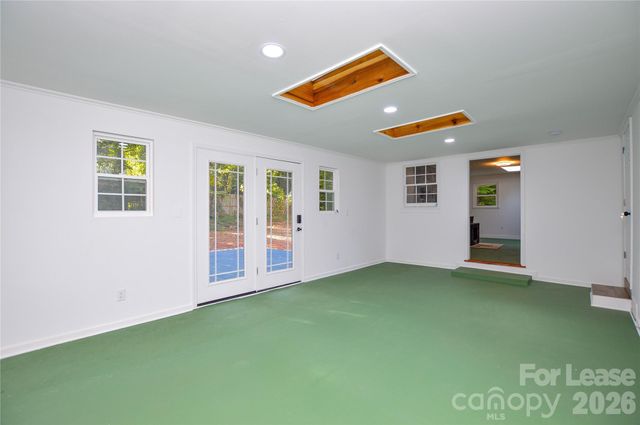 5821 Hornet Drive, Charlotte, NC 28216