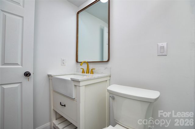 5821 Hornet Drive, Charlotte, NC 28216