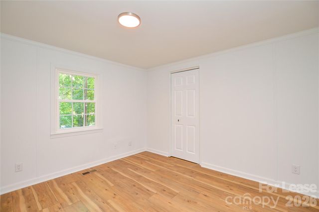 5821 Hornet Drive, Charlotte, NC 28216