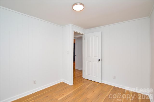 5821 Hornet Drive, Charlotte, NC 28216