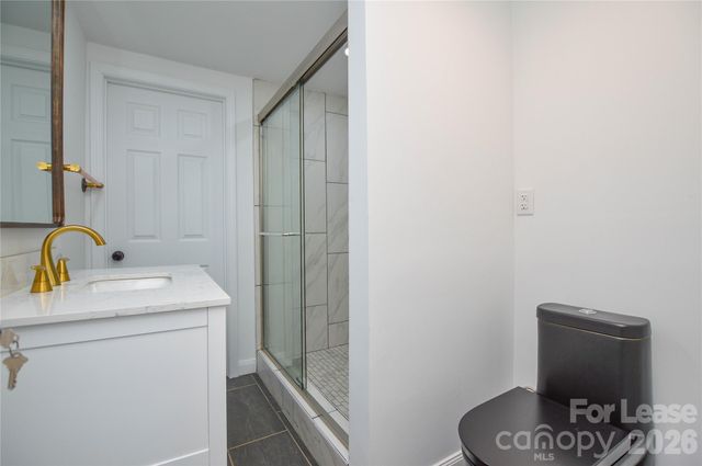 5821 Hornet Drive, Charlotte, NC 28216