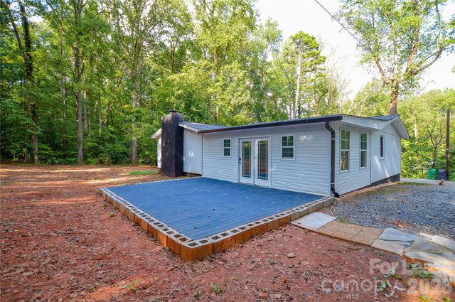 5821 Hornet Drive, Charlotte, NC 28216