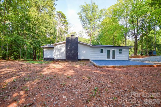 5821 Hornet Drive, Charlotte, NC 28216