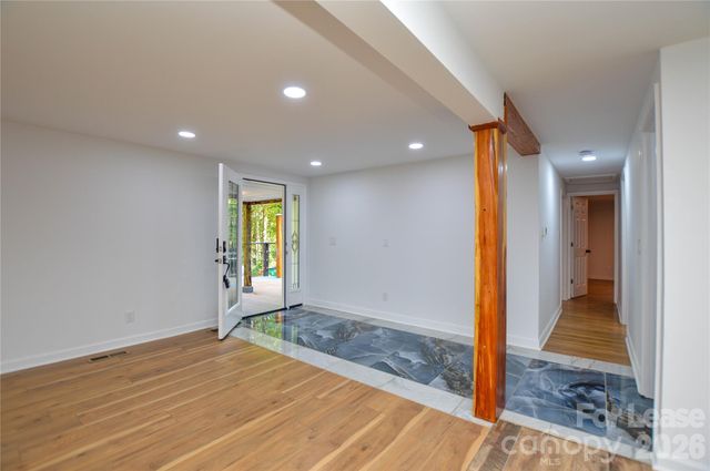 5821 Hornet Drive, Charlotte, NC 28216