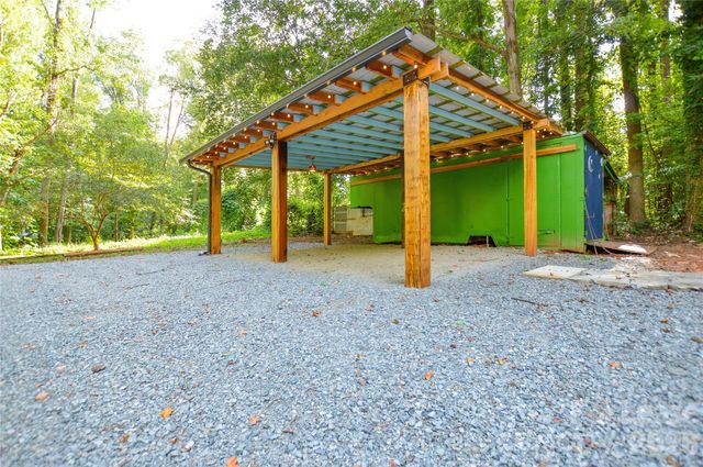 5821 Hornet Drive, Charlotte, NC 28216