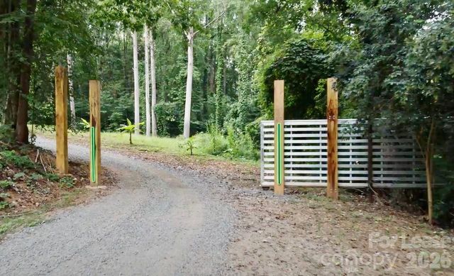 5821 Hornet Drive, Charlotte, NC 28216