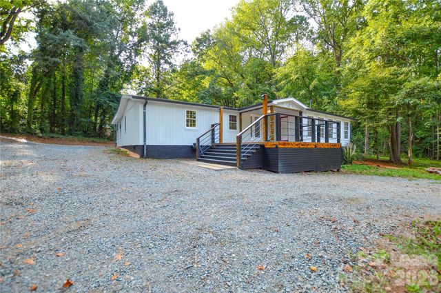 5821 Hornet Drive, Charlotte, NC 28216