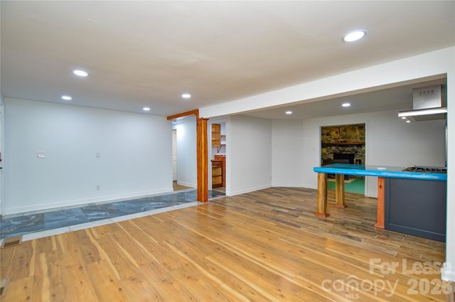 5821 Hornet Drive, Charlotte, NC 28216