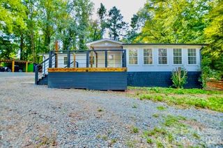 5821 Hornet Drive, Charlotte, NC 28216