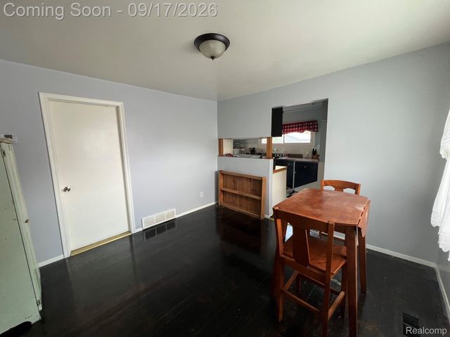 19321 Florida Street, Roseville, MI 48066