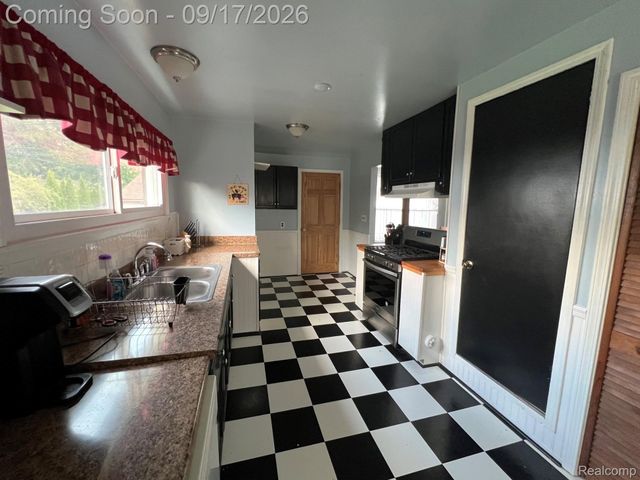 19321 Florida Street, Roseville, MI 48066