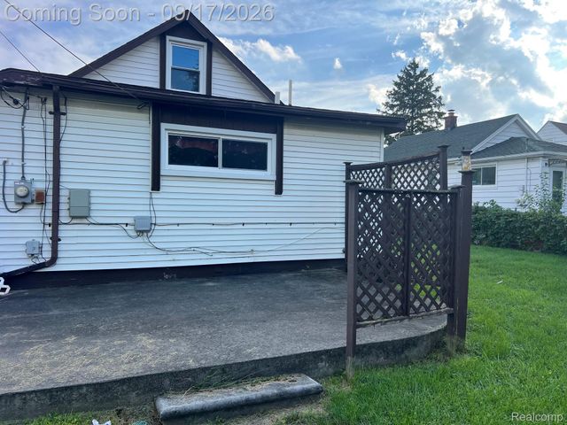 19321 Florida Street, Roseville, MI 48066