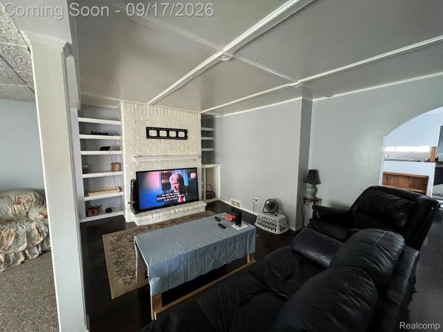 19321 Florida Street, Roseville, MI 48066