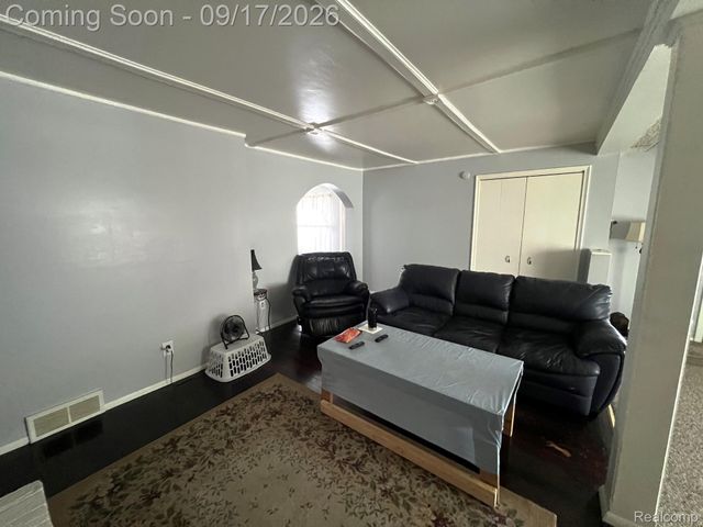 19321 Florida Street, Roseville, MI 48066