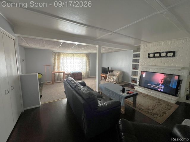 19321 Florida Street, Roseville, MI 48066