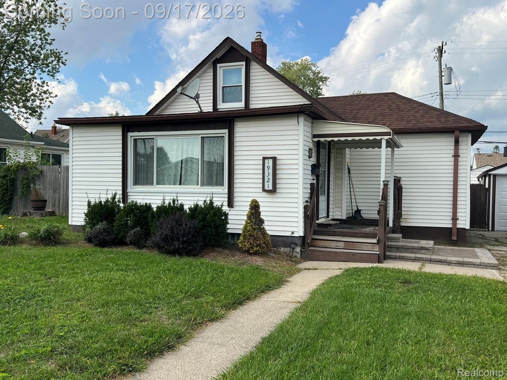 19321 Florida Street, Roseville, MI 48066