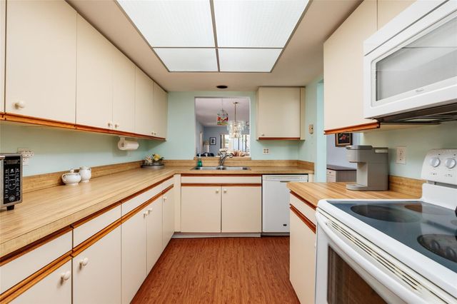 1601 43RD STREET N 149, St Petersburg, FL 33713