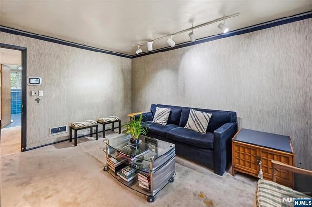 401 Cumberland Street, Englewood, NJ 07631