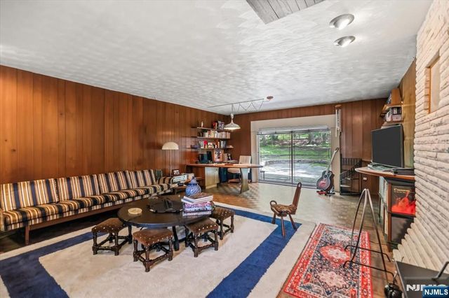 401 Cumberland Street, Englewood, NJ 07631
