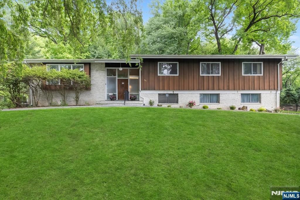 401 Cumberland Street, Englewood, NJ 07631
