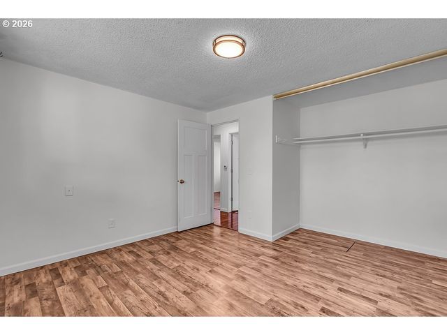 180 WOODCREST Ct, Woodburn, OR 97071