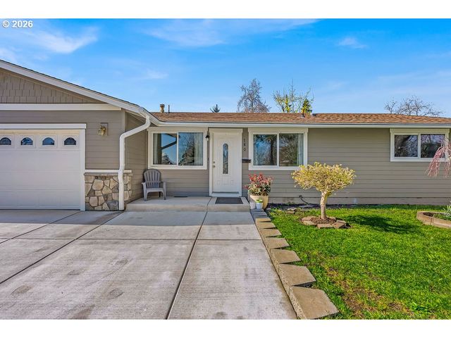 180 WOODCREST Ct, Woodburn, OR 97071