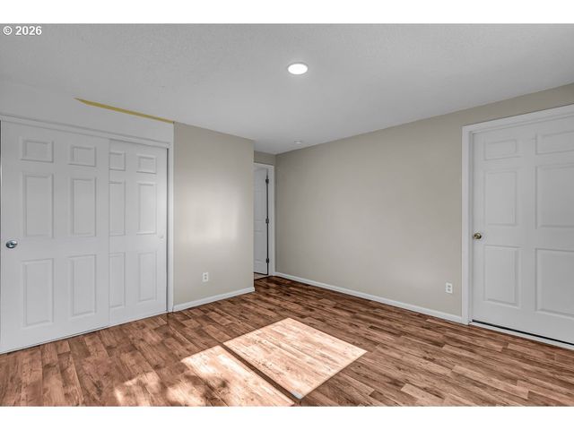 180 WOODCREST Ct, Woodburn, OR 97071