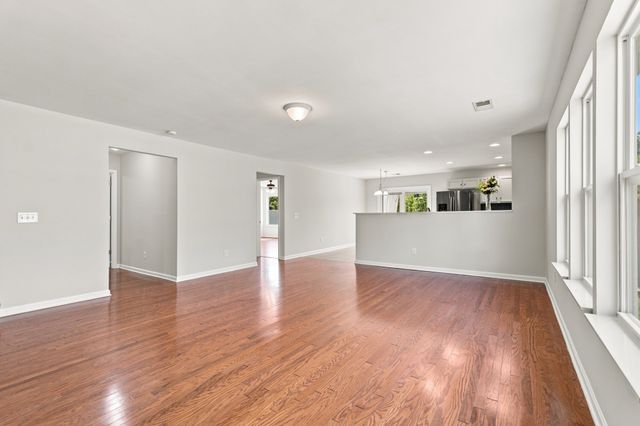 3537 Harpeth Springs Dr, Nashville, TN 37221
