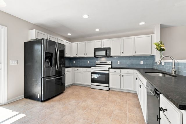 3537 Harpeth Springs Dr, Nashville, TN 37221
