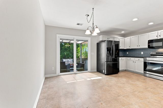 3537 Harpeth Springs Dr, Nashville, TN 37221