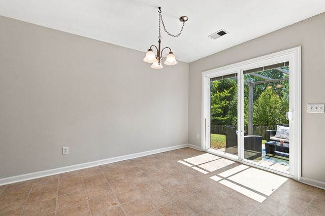 3537 Harpeth Springs Dr, Nashville, TN 37221