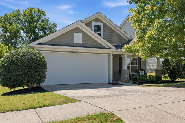 3537 Harpeth Springs Dr, Nashville, TN 37221