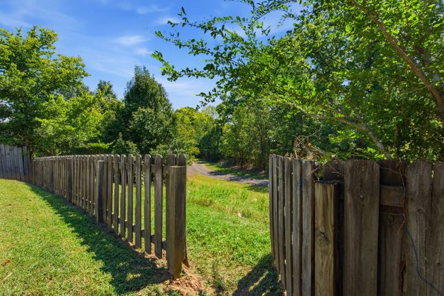 3537 Harpeth Springs Dr, Nashville, TN 37221