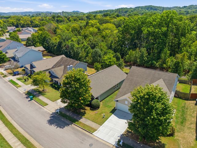 3537 Harpeth Springs Dr, Nashville, TN 37221