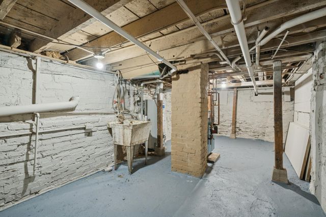 3611 Queen Avenue N, Minneapolis, MN 55412