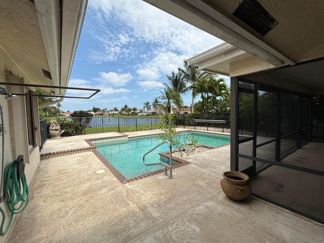 9215 Sun Pointe Drive, Boynton Beach, FL 33437