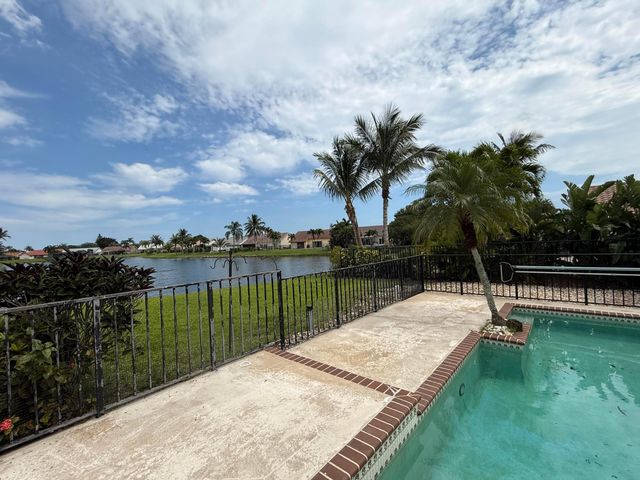 9215 Sun Pointe Drive, Boynton Beach, FL 33437
