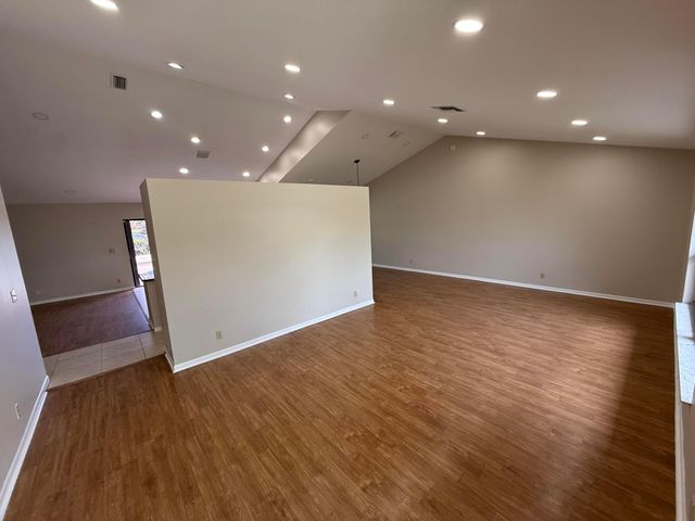 9215 Sun Pointe Drive, Boynton Beach, FL 33437